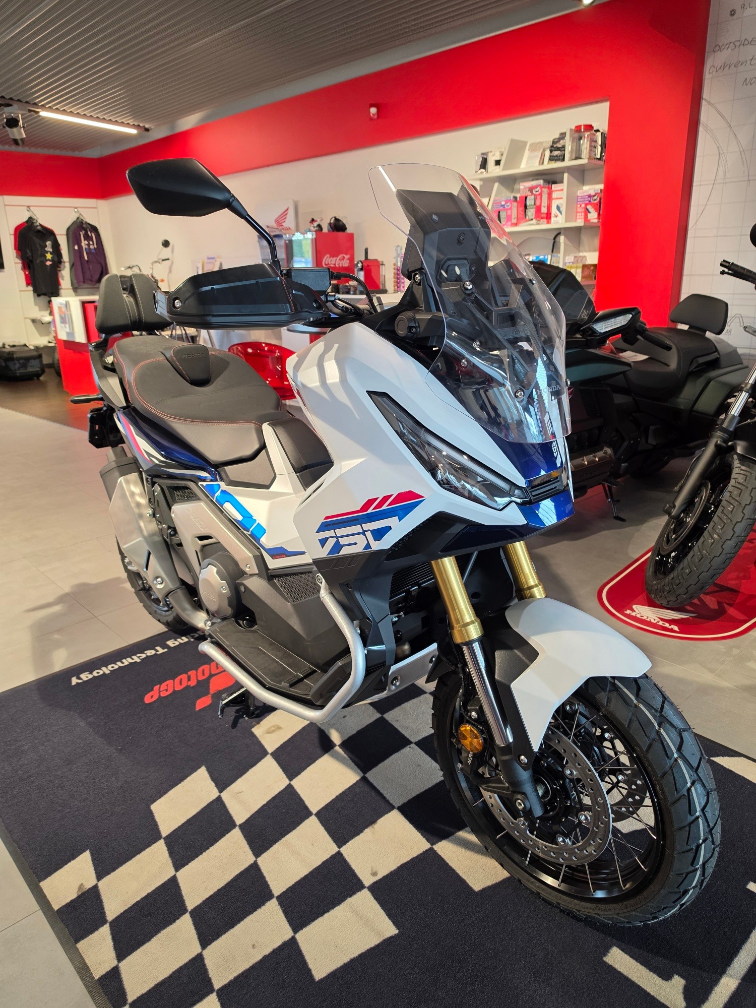 HONDA X-ADV 750-image-0