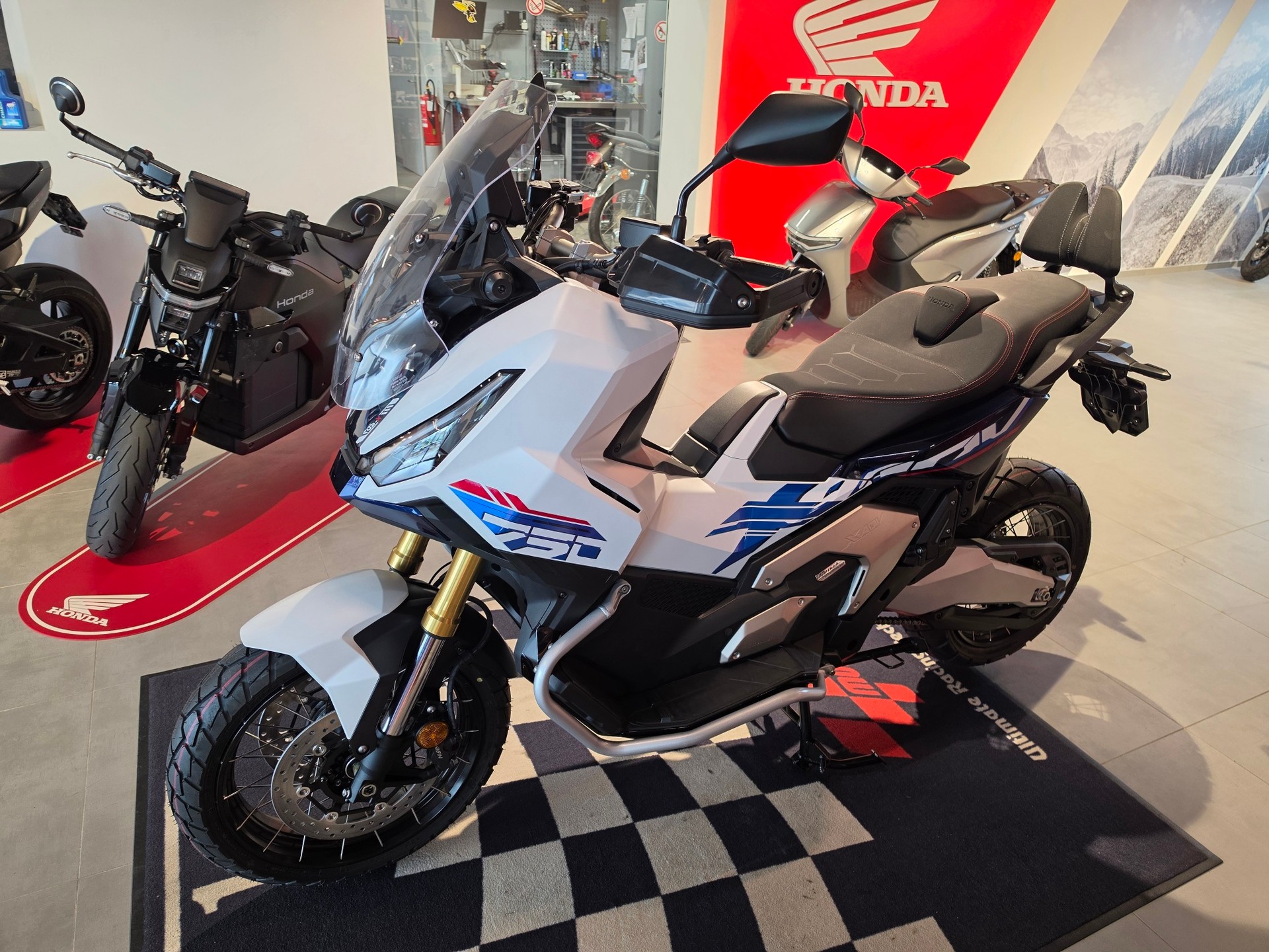 HONDA X-ADV 750-image-4