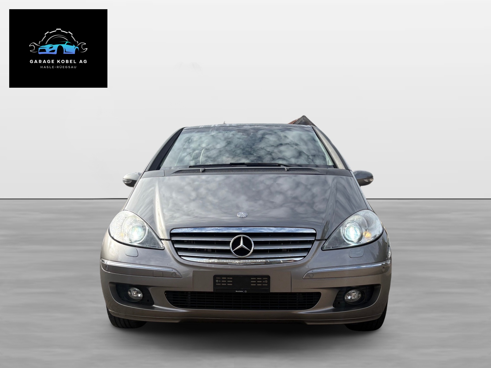MERCEDES-BENZ A 200 Elégance-showroom-element-1
