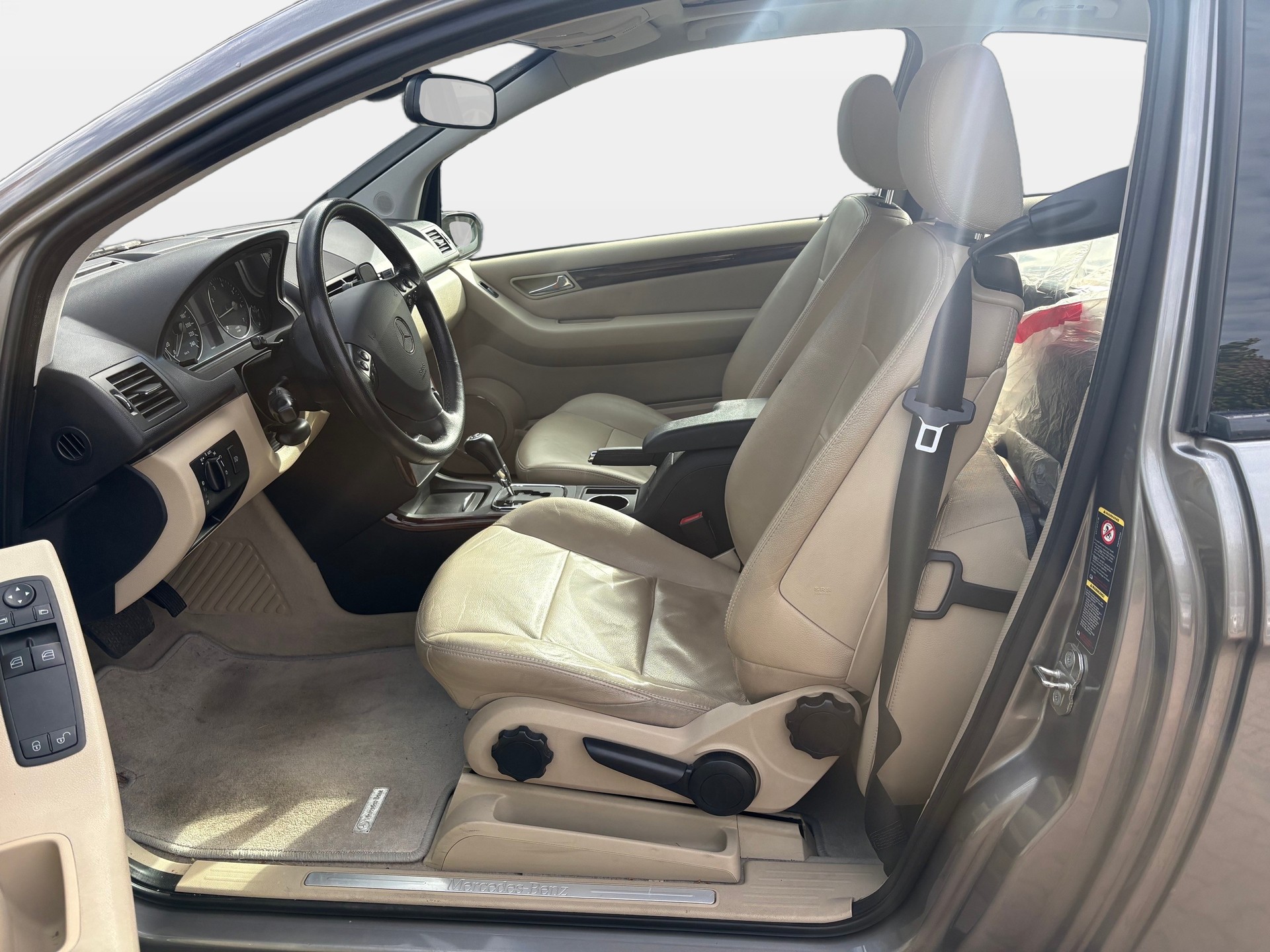 MERCEDES-BENZ A 200 Elégance-showroom-element-2