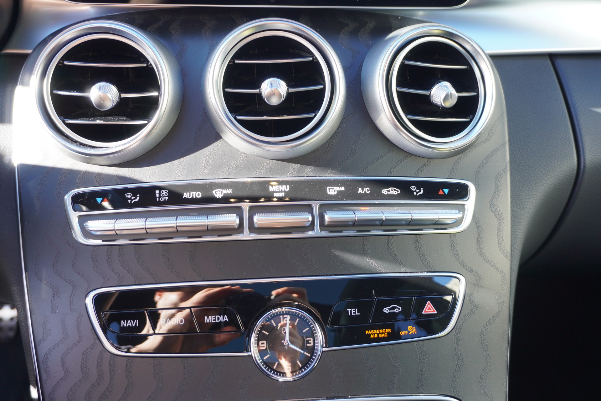 MERCEDES-BENZ C 220 d Swiss Star AMG Line 4M 9G-Tronic-image-22