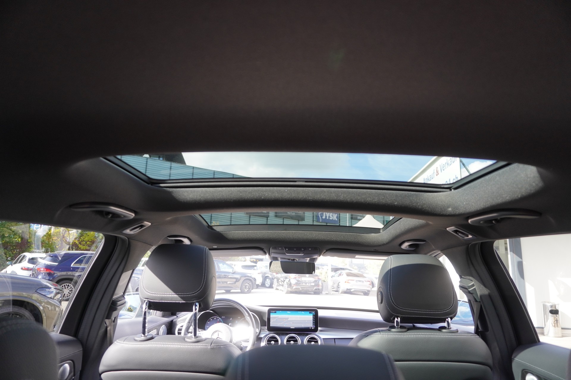 MERCEDES-BENZ C 220 d Swiss Star AMG Line 4M 9G-Tronic-image-11