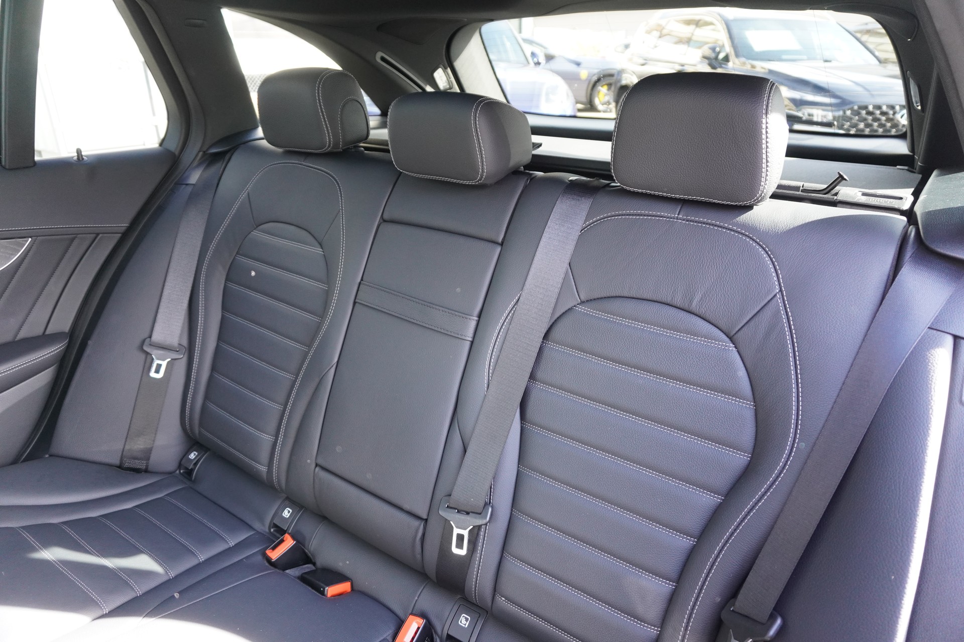 MERCEDES-BENZ C 220 d Swiss Star AMG Line 4M 9G-Tronic-image-13