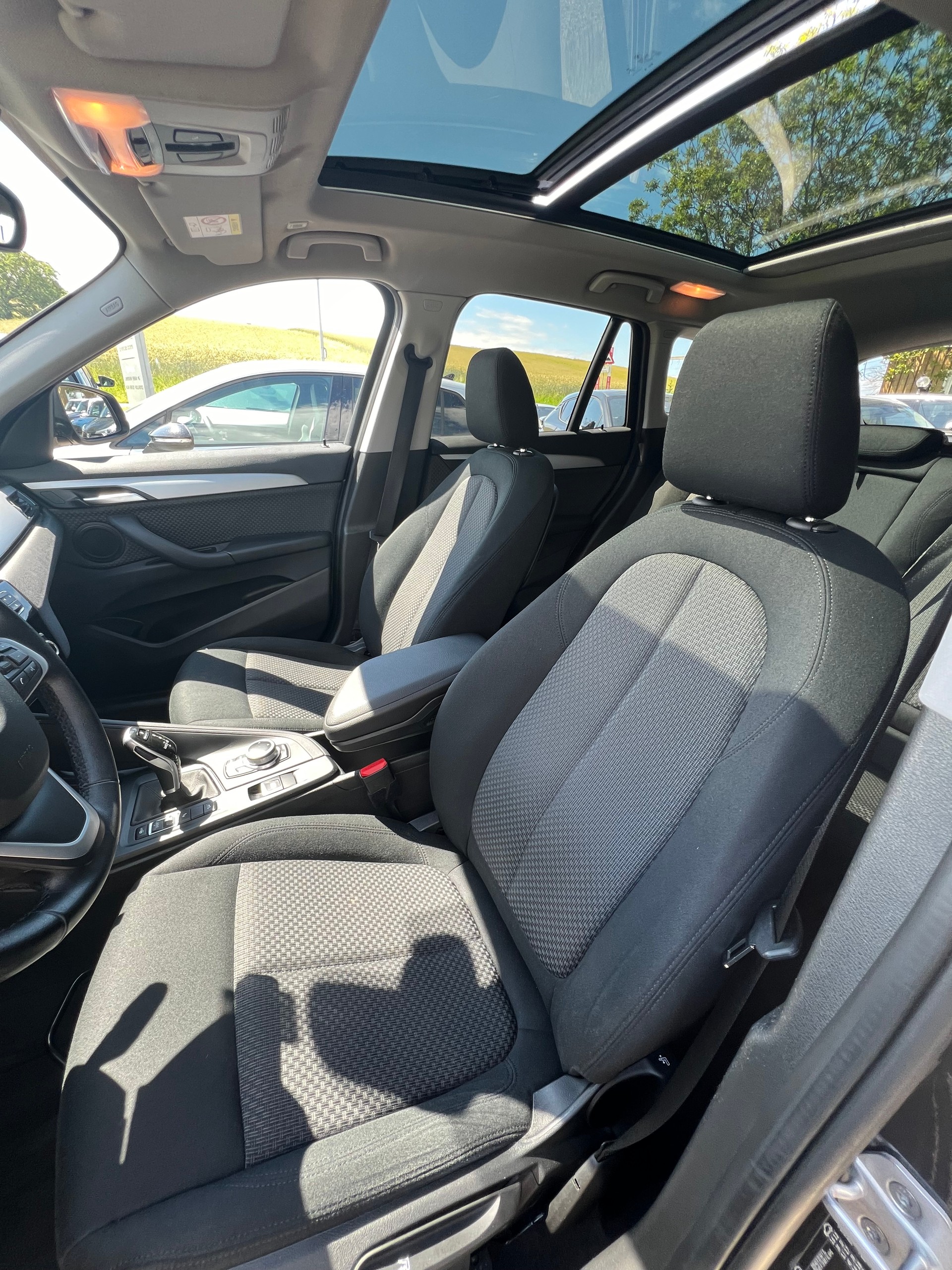 BMW X1 xDrive 20i Essential Edition Steptronic-image-4