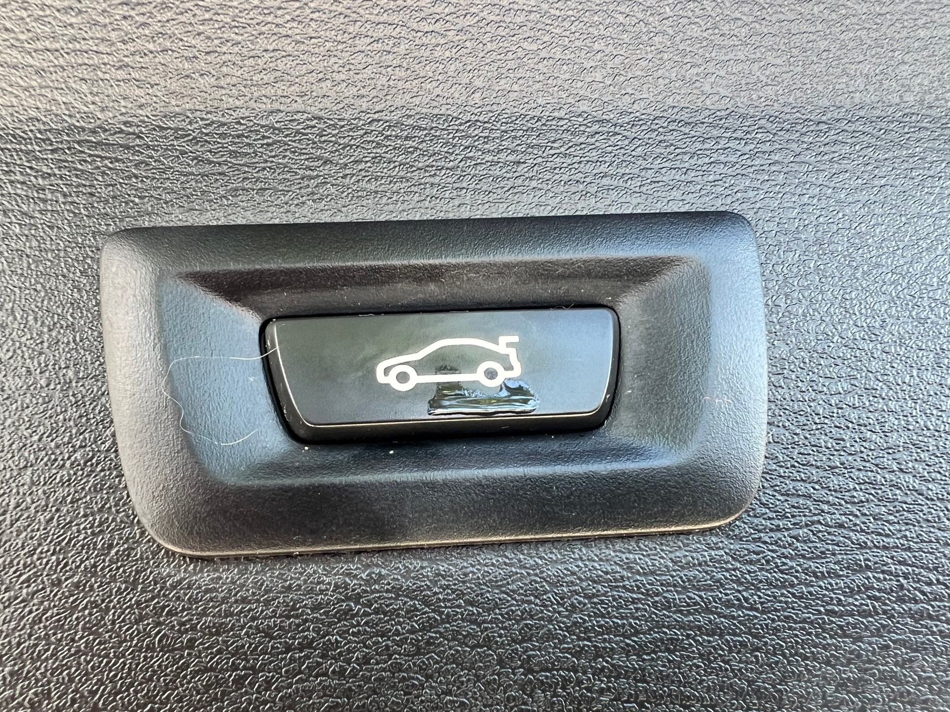 BMW X1 xDrive 20i Essential Edition Steptronic-image-8