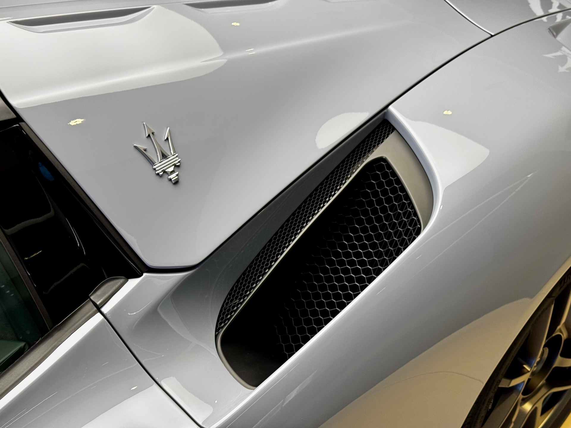 MASERATI MC 20 Cielo-image-11