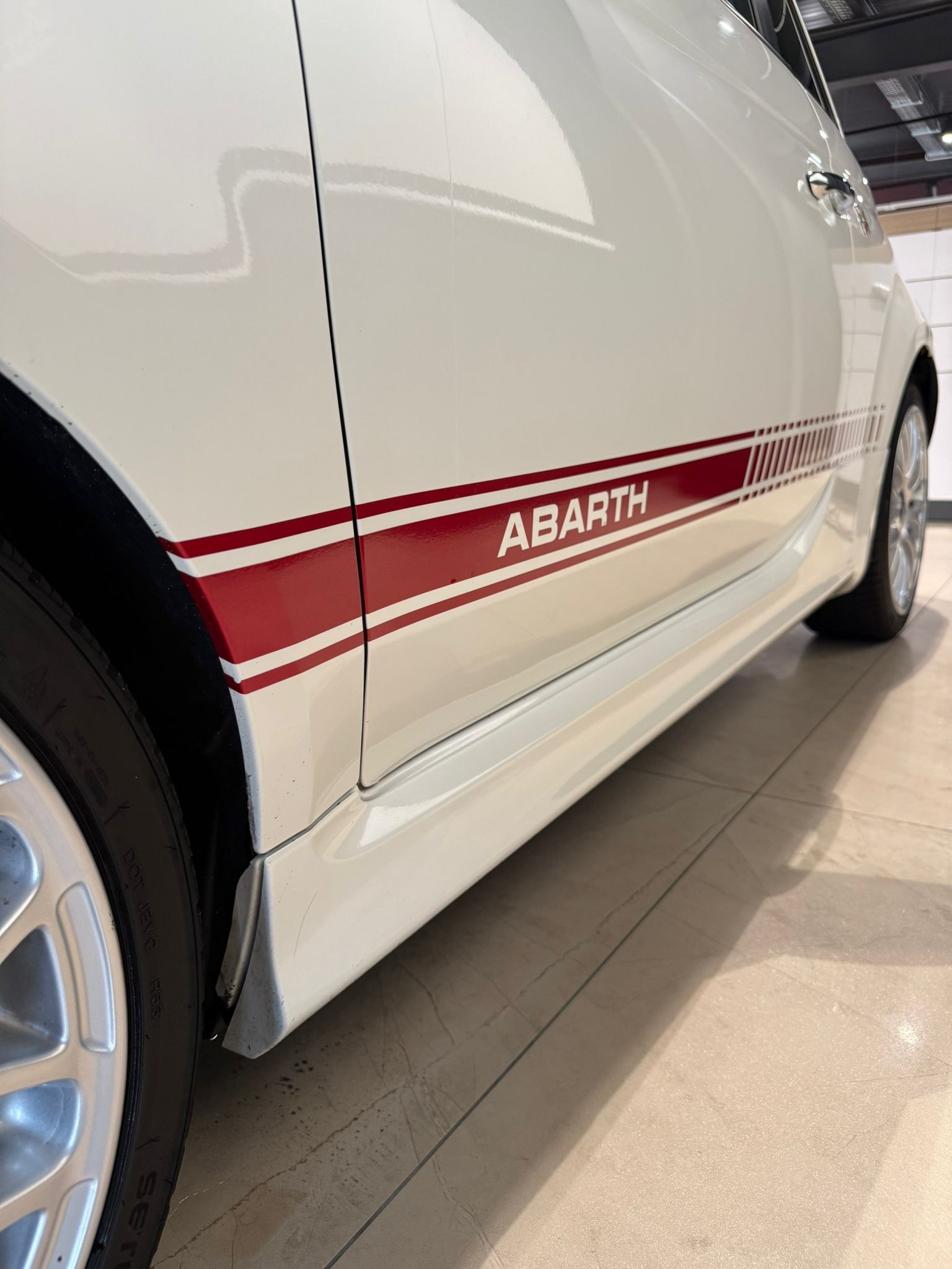 FIAT 500 1.4 16V Turbo Abarth Dualogic-image-6