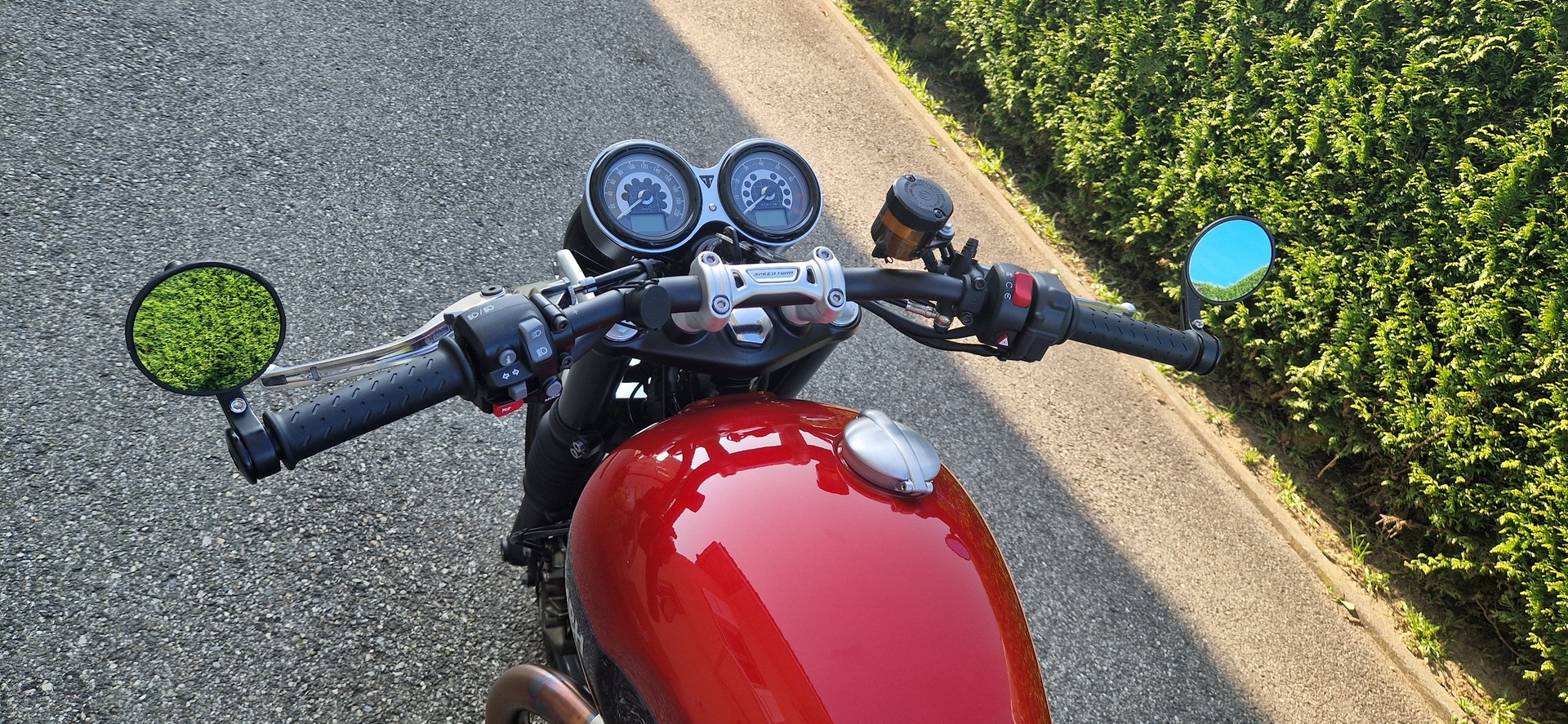 TRIUMPH Speed Twin 1200-image-9