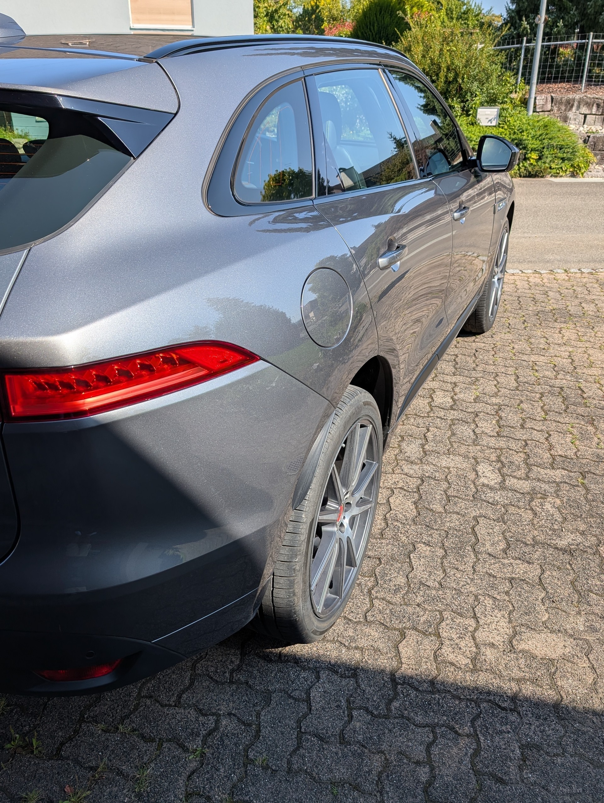 JAGUAR F-Pace 3.0 TD R-Sport AWD Automatik-image-11