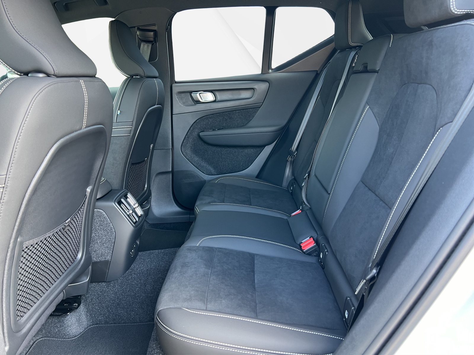 VOLVO EX40 Twin Ultra AWD-image-13