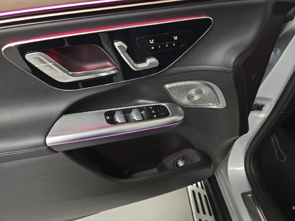 MERCEDES-BENZ EQE 43 SUV AMG 4Matic-image-5