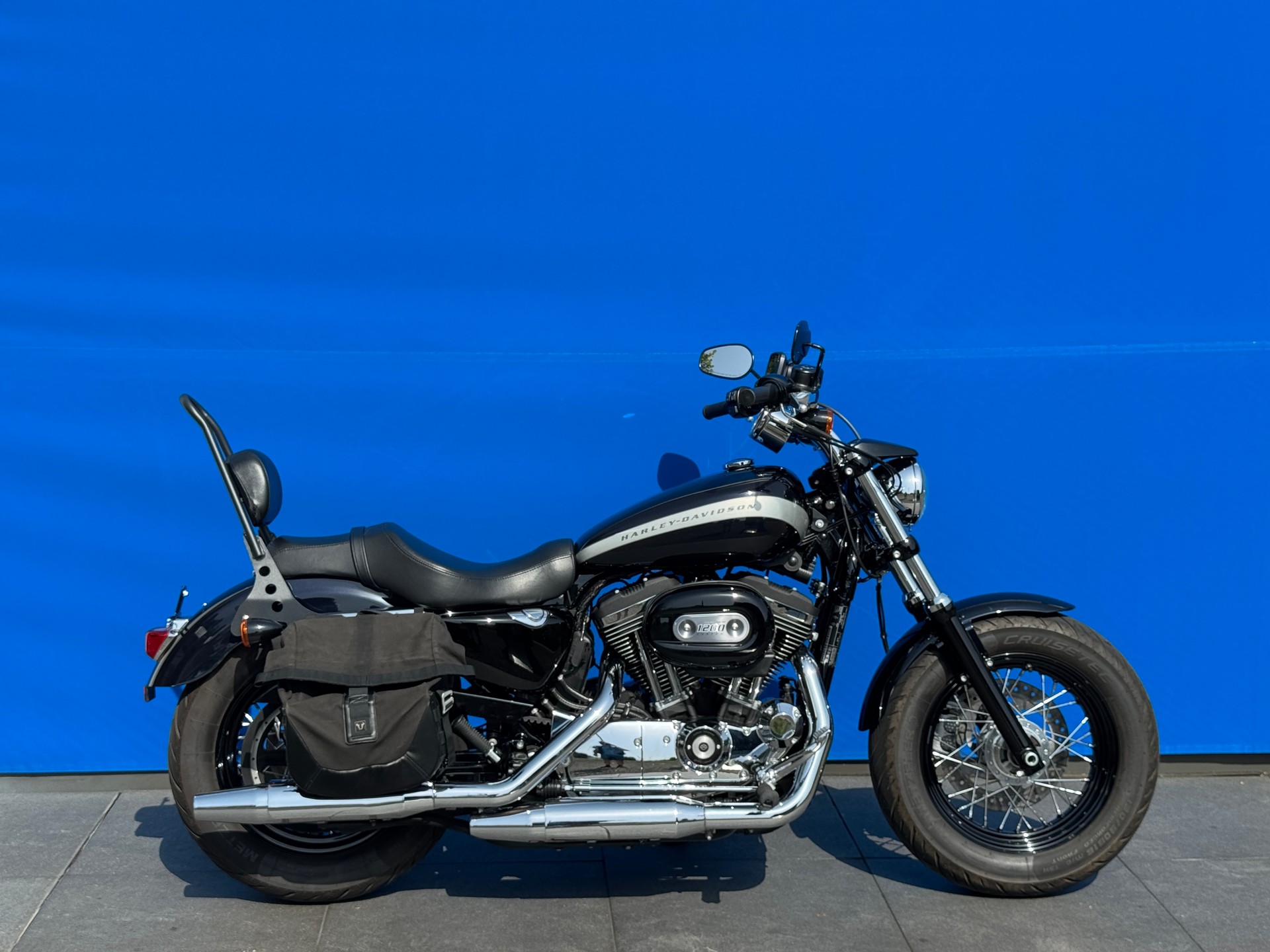 HARLEY-DAVIDSON XL 1200 C Sportster Custom ABS (35 KW)-showroom-element-1