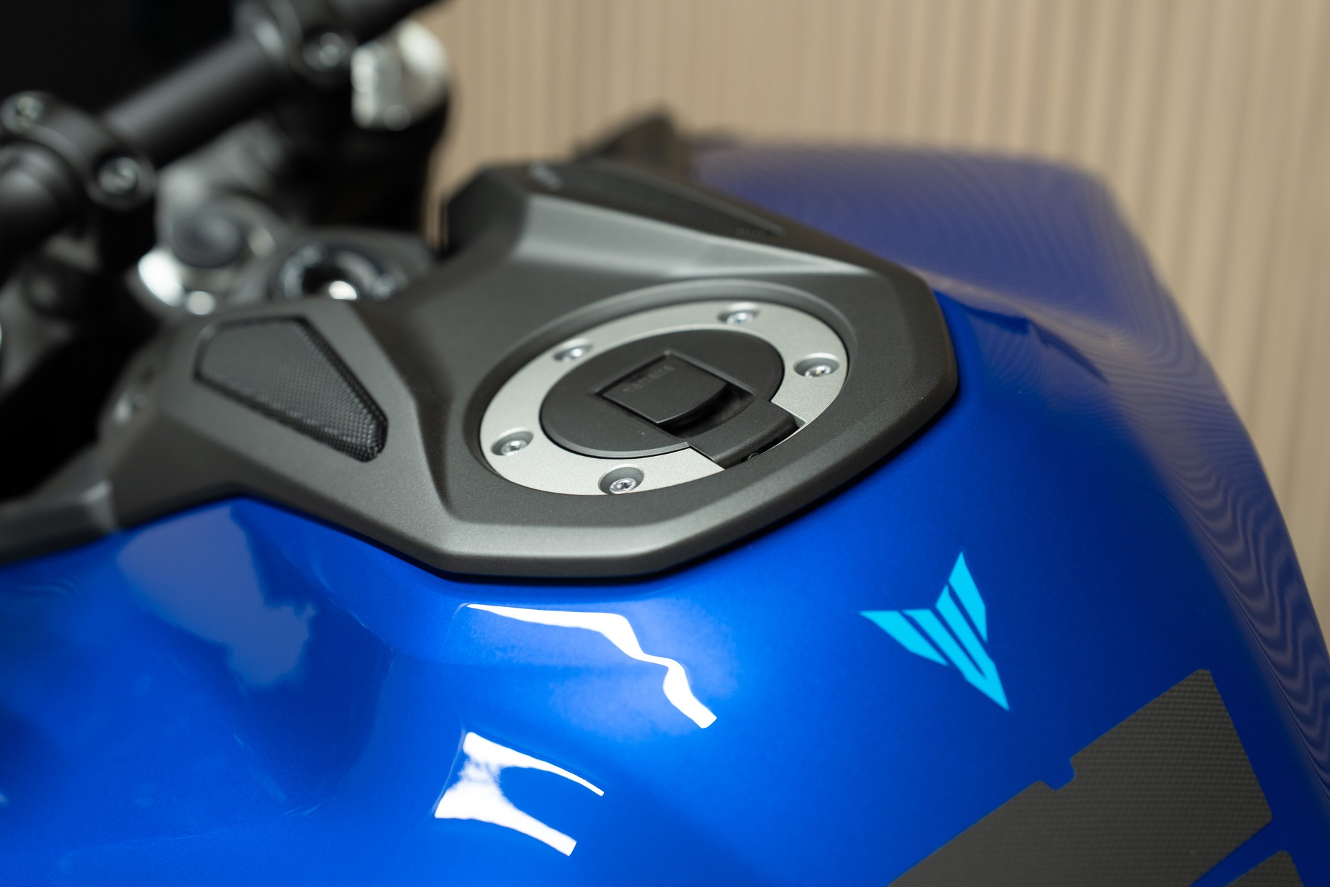 YAMAHA MT-09 35 kW mit Kurzheck und Lenkerendspiegeln-image-3