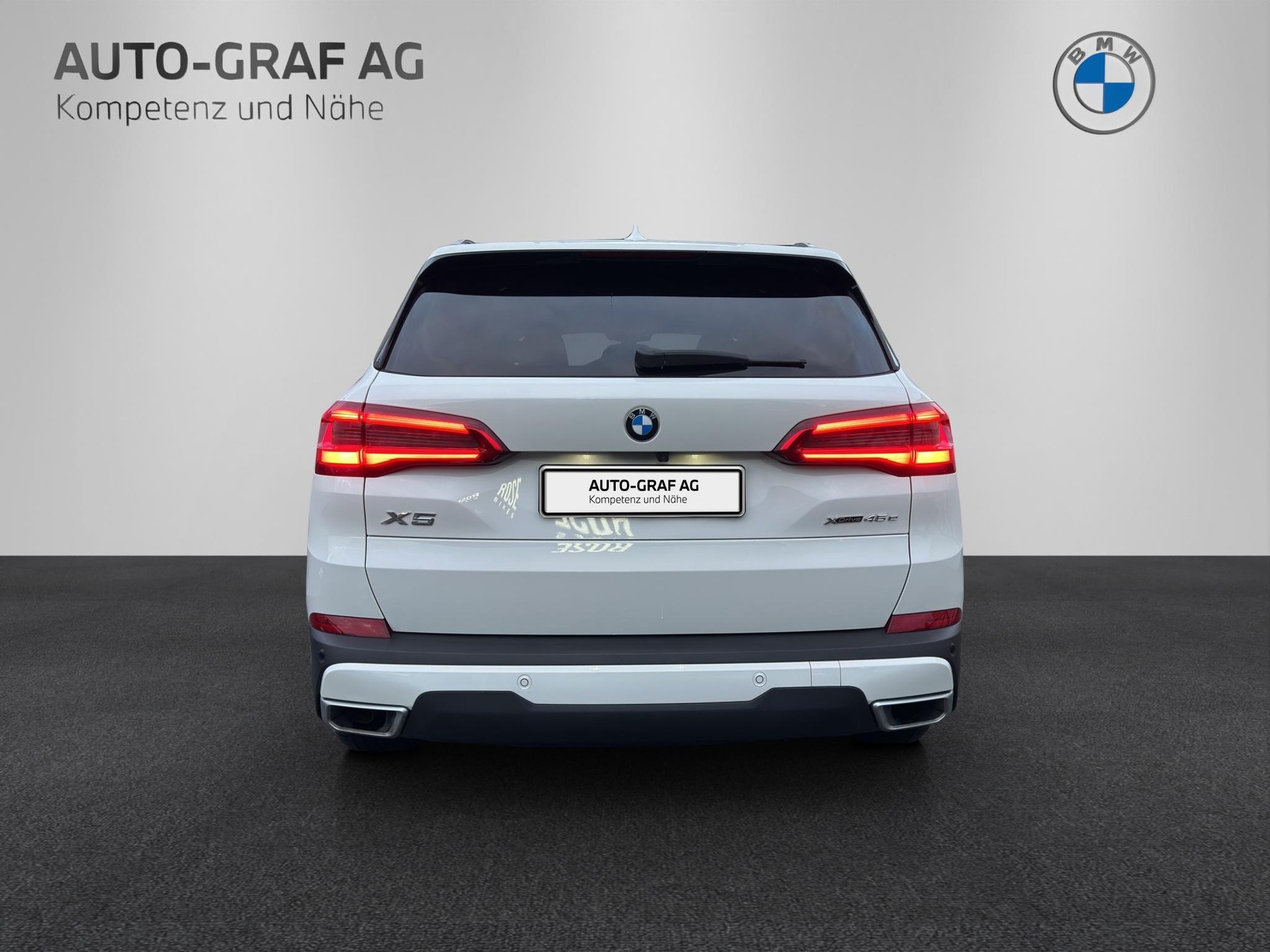 BMW X5 45e xDrive SAG-showroom-element-3