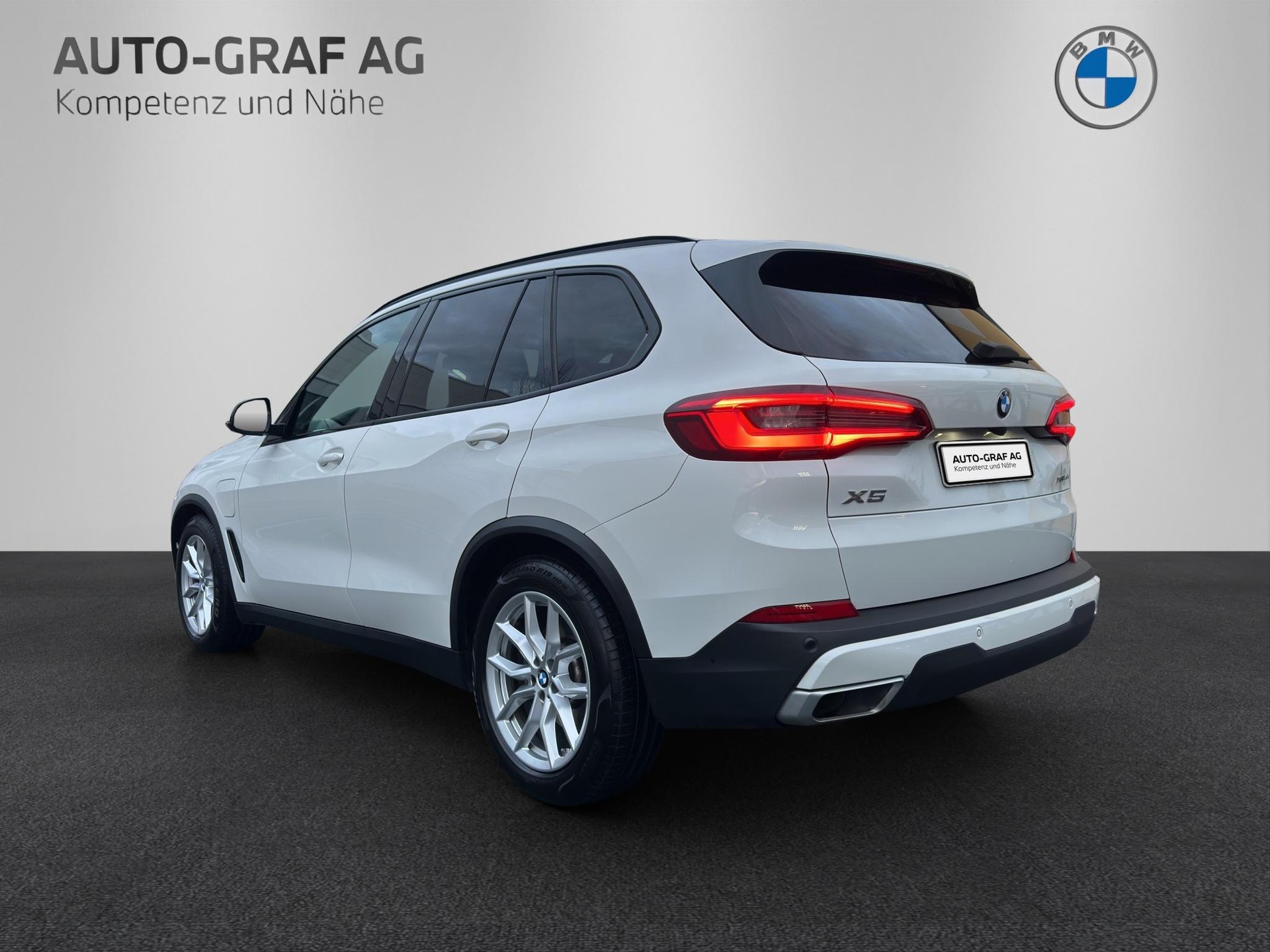 BMW X5 45e xDrive SAG-showroom-element-2