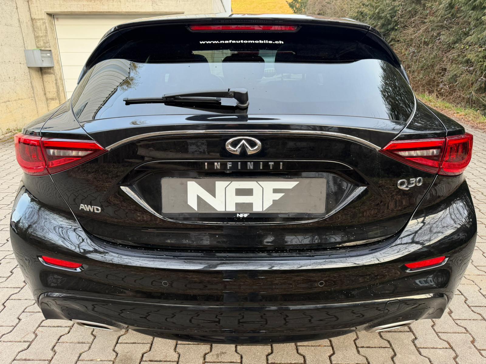 INFINITI Q30 2.2d Premium AWD DCT-showroom-element-3