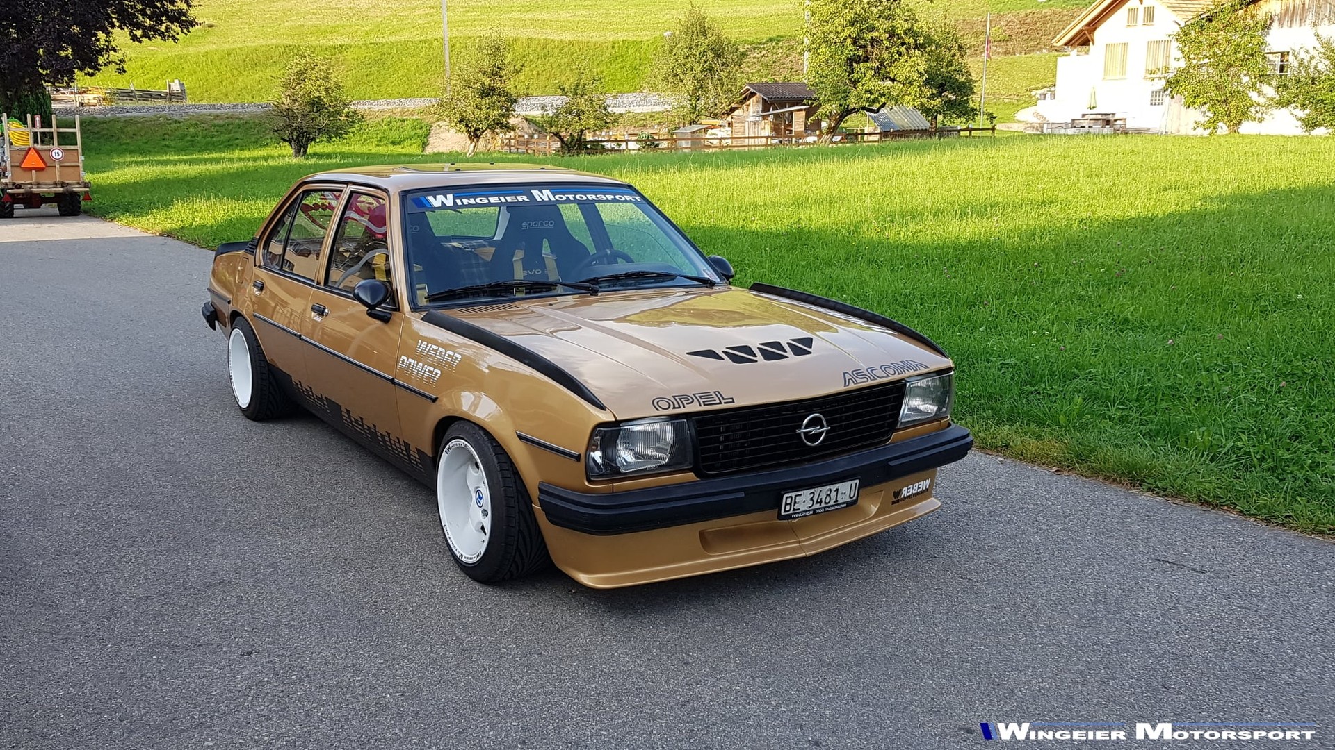 OPEL 2.4l mit Weber Doppelvergaser