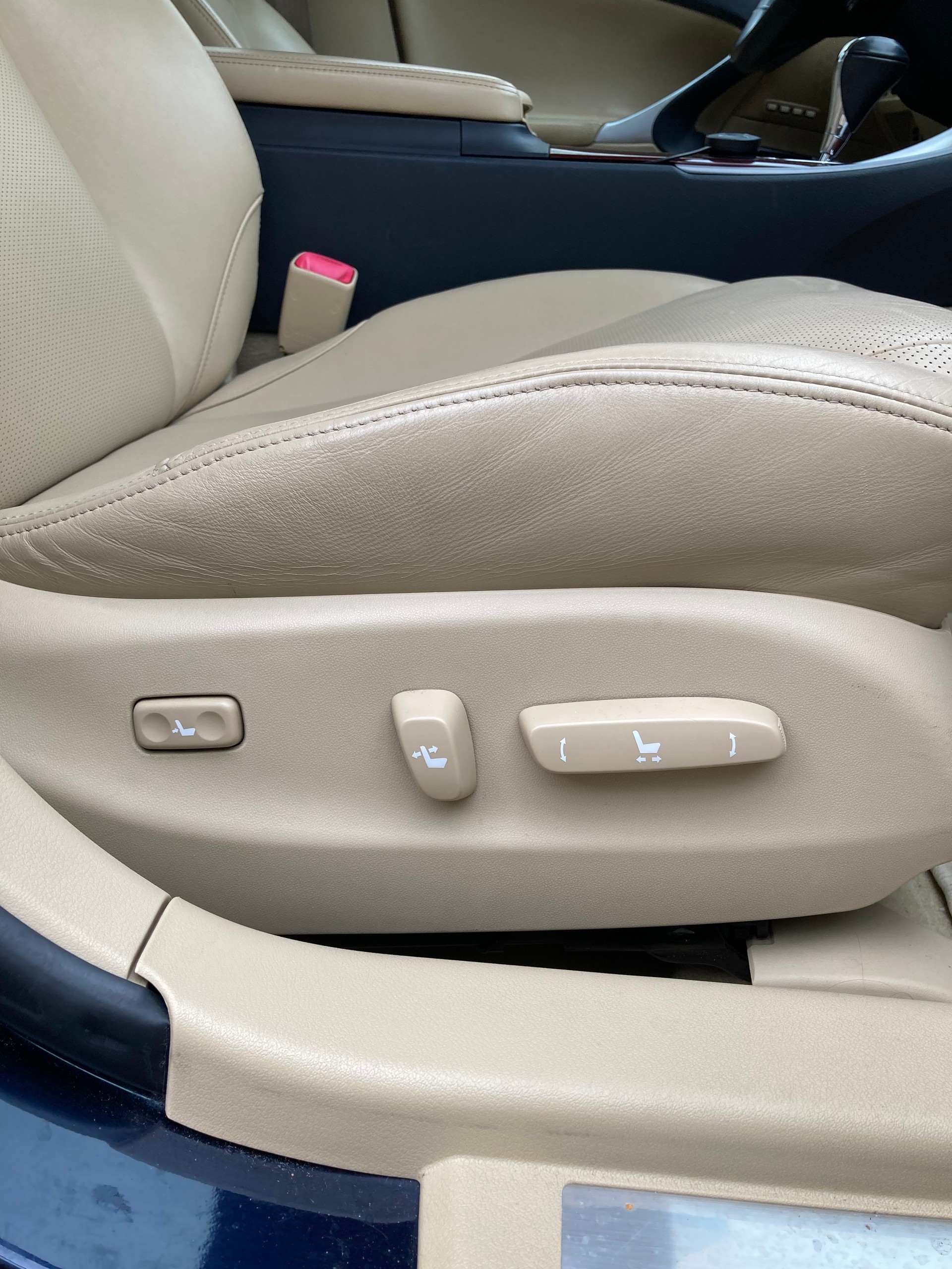 LEXUS IS 250 Business *Servicegepflegt, Rückfahrkamera, Sitzheizung, Sitzkühlung*-image-8