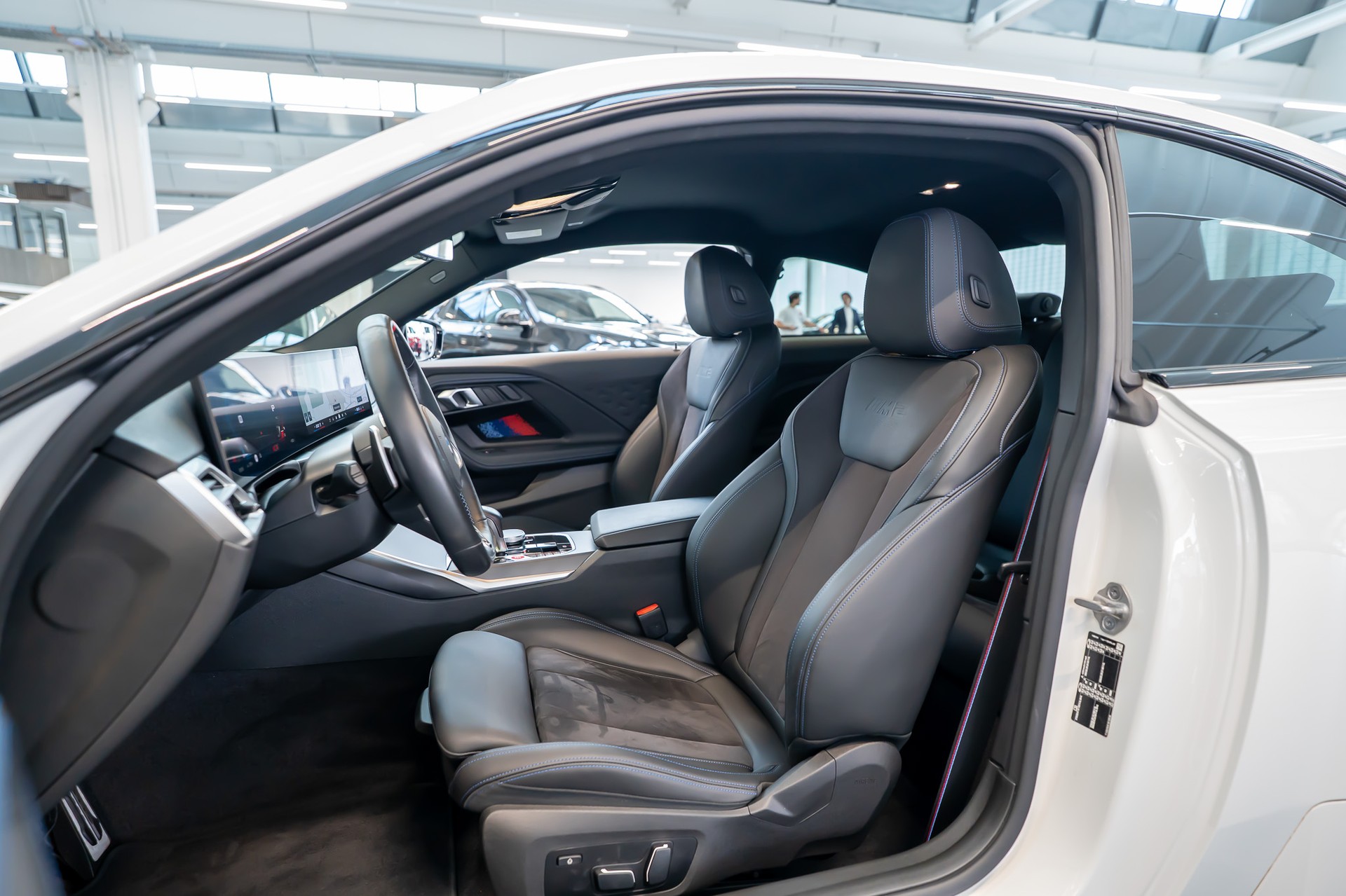 BMW M2 Coupé / Ab 980.- CHF pro Monat ohne Anzahlung / LCI 480PS/ Rückfahrkamera / HeadUp / el.Sitze-image-8