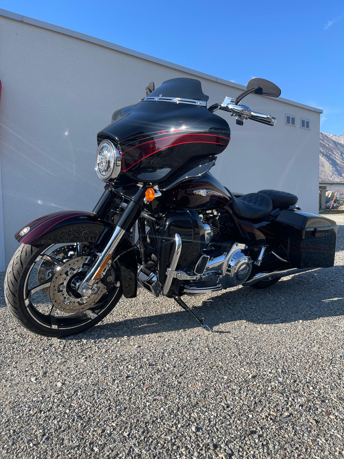 HARLEY-DAVIDSON FLHXSE Street Glide ABS CVO