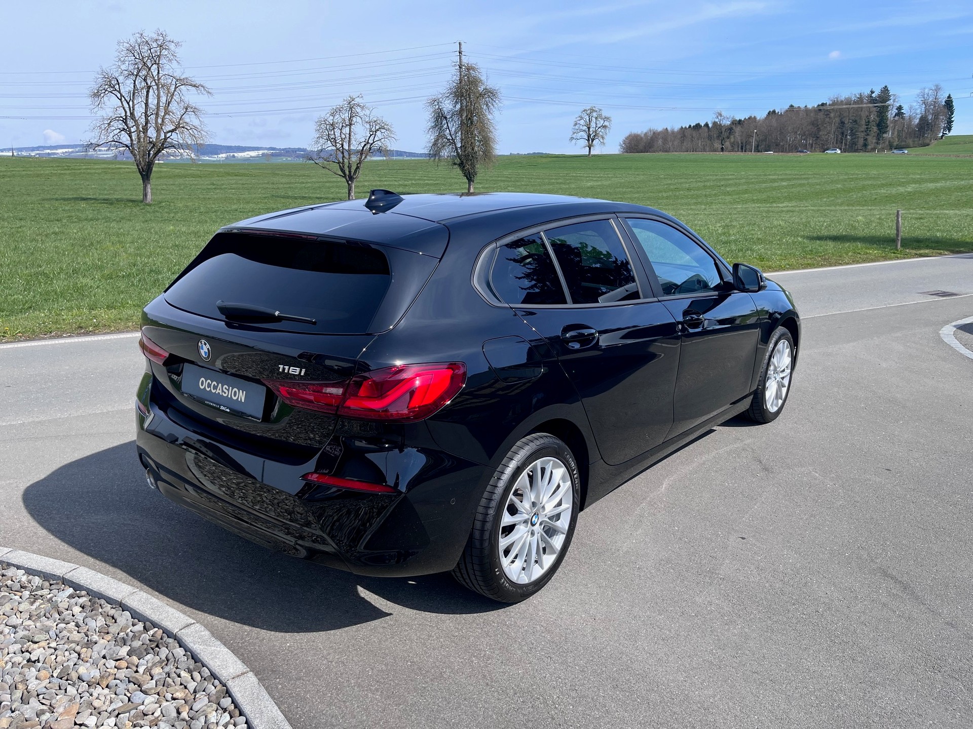 BMW 118i Steptronic-showroom-element-2