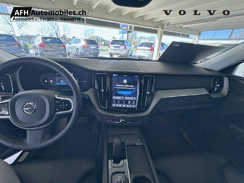 VOLVO XC60 2.0 T6 TE Ultimate Dark eAWD-image-17