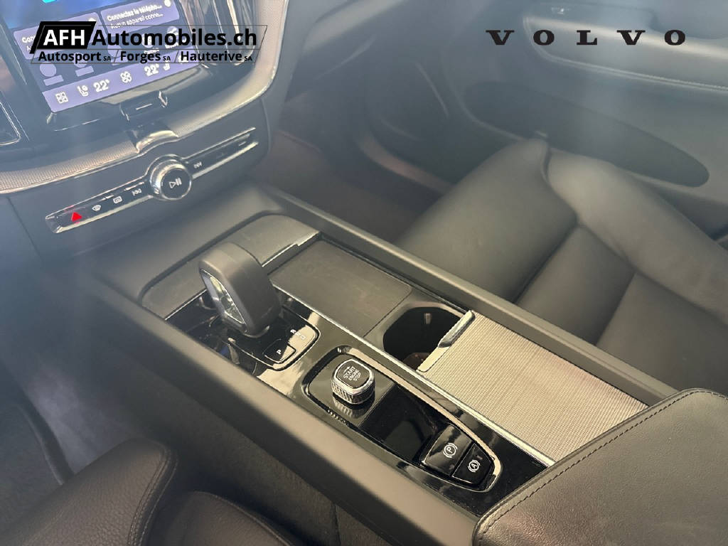VOLVO XC60 2.0 T6 TE Ultimate Dark eAWD-image-15