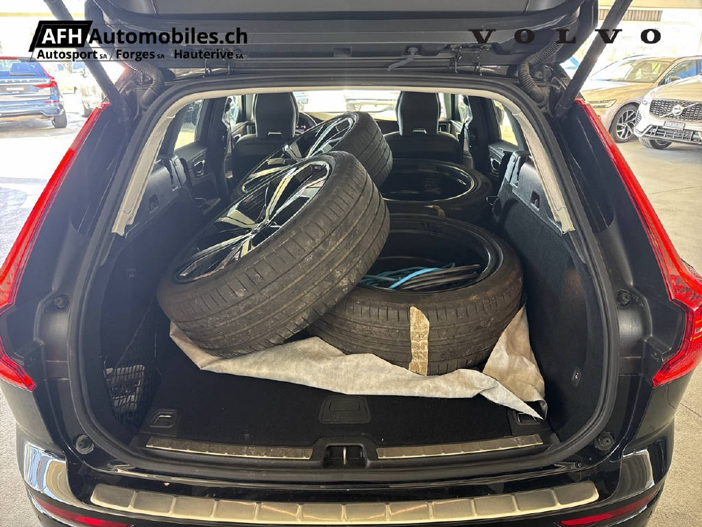 VOLVO XC60 2.0 T6 TE Ultimate Dark eAWD-image-9