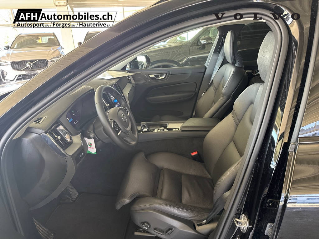 VOLVO XC60 2.0 T6 TE Ultimate Dark eAWD-image-13
