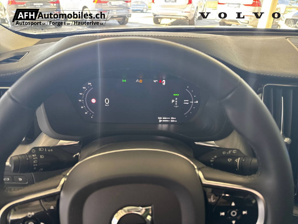 VOLVO XC60 2.0 T6 TE Ultimate Dark eAWD-image-11