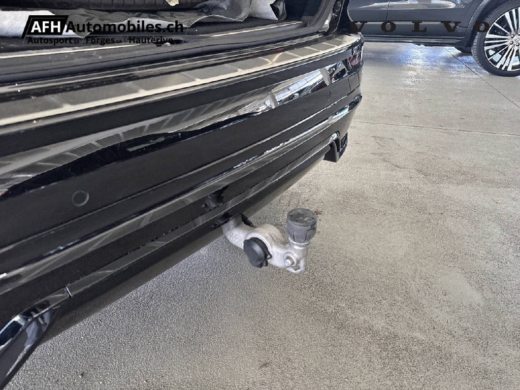 VOLVO XC60 2.0 T6 TE Ultimate Dark eAWD-image-14