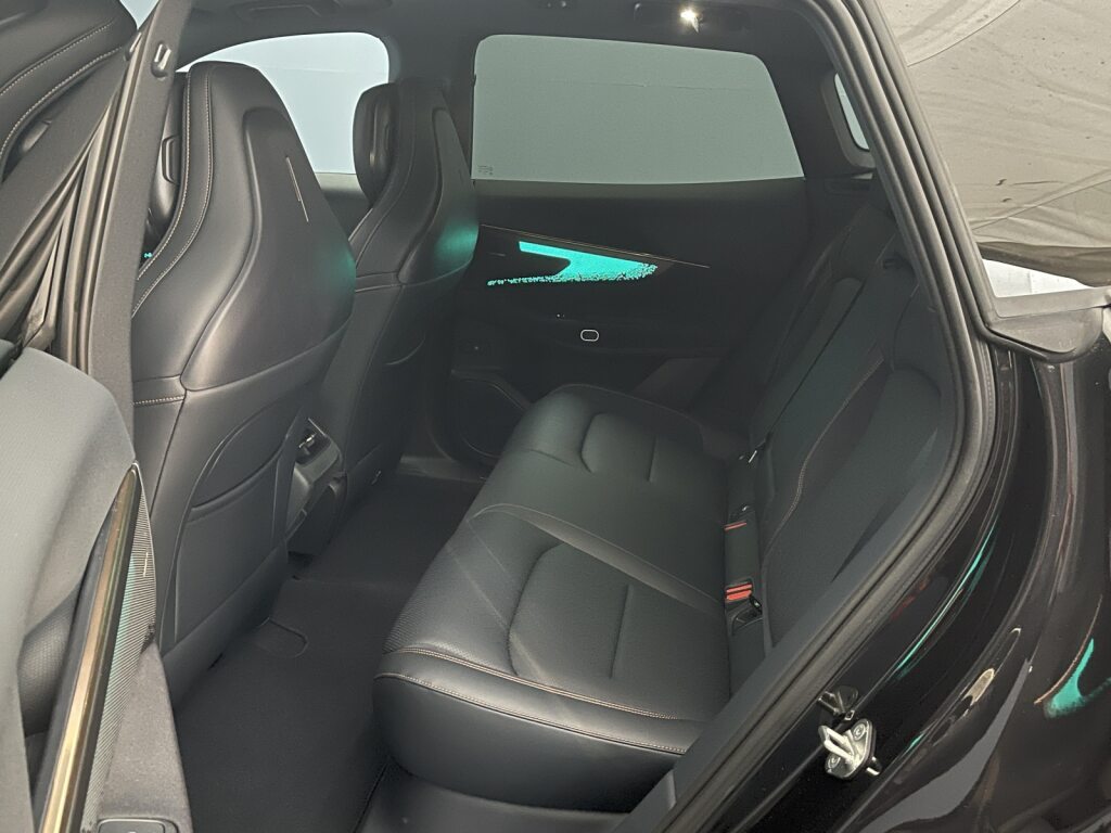 LYNK & CO 08 1.5 PHEV More-image-9