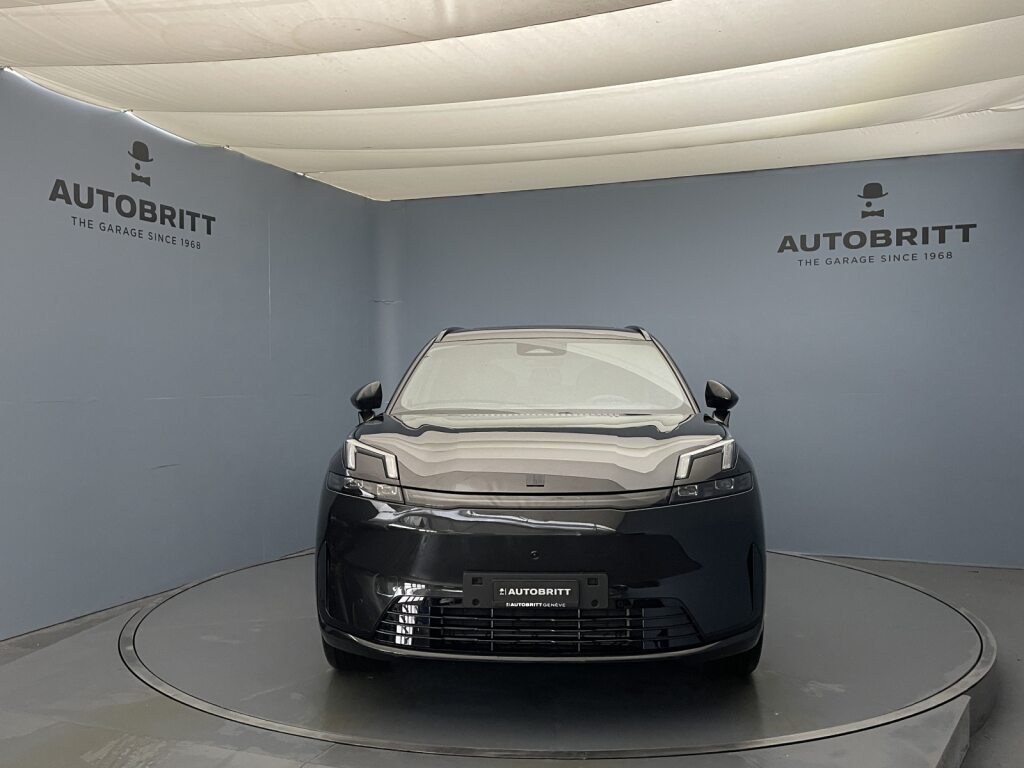 LYNK & CO 08 1.5 PHEV More-showroom-element-1