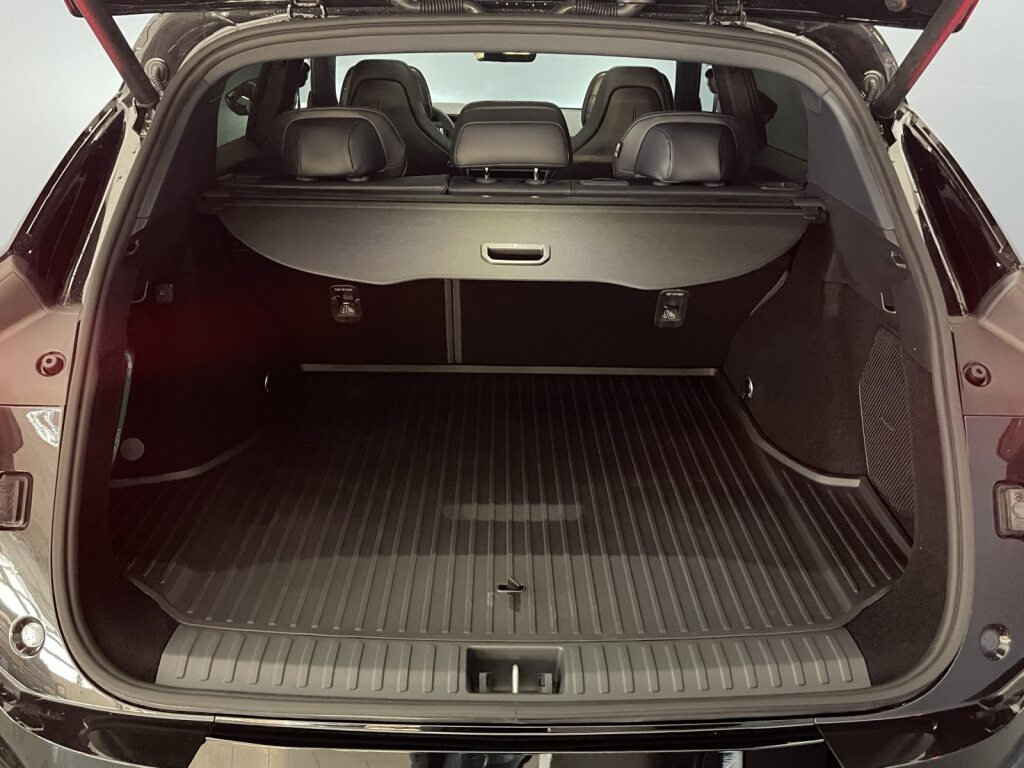 LYNK & CO 08 1.5 PHEV More-image-11