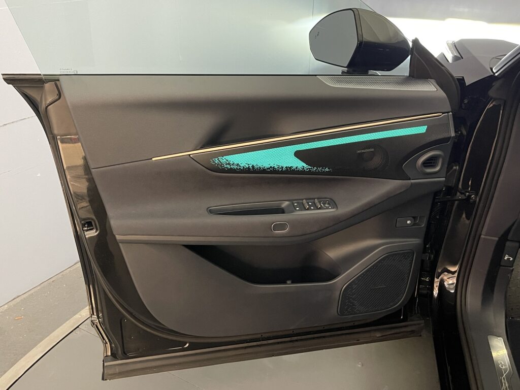 LYNK & CO 08 1.5 PHEV More-image-10