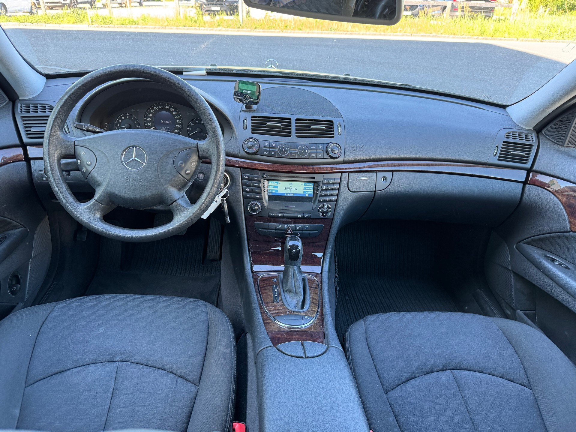 MERCEDES-BENZ E 280 Classic-image-7