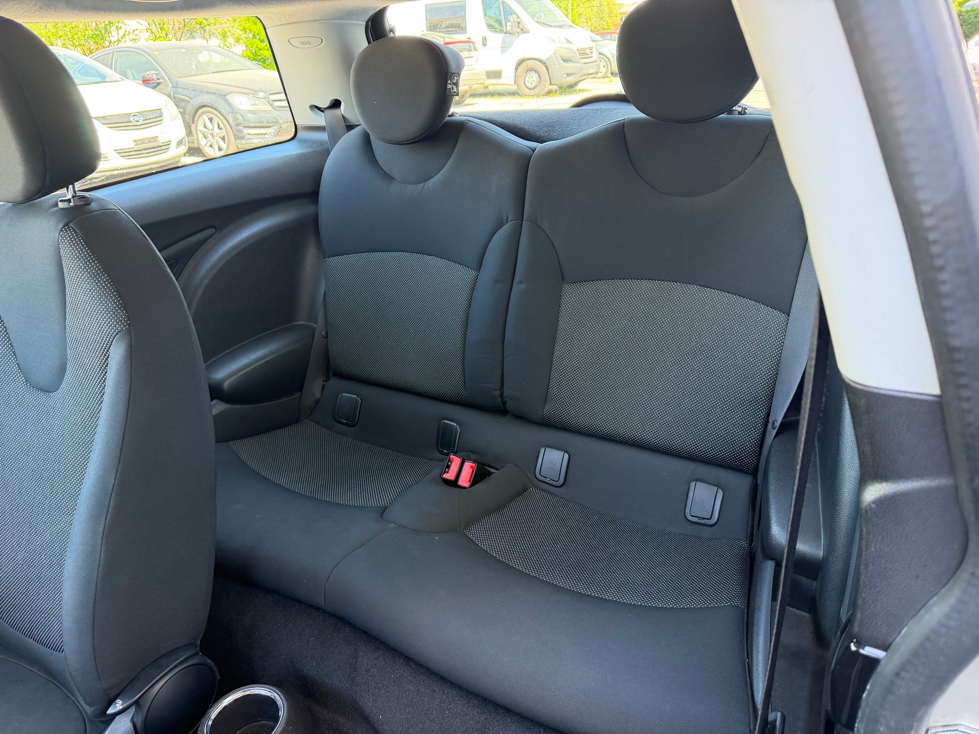 MINI Cooper-image-9