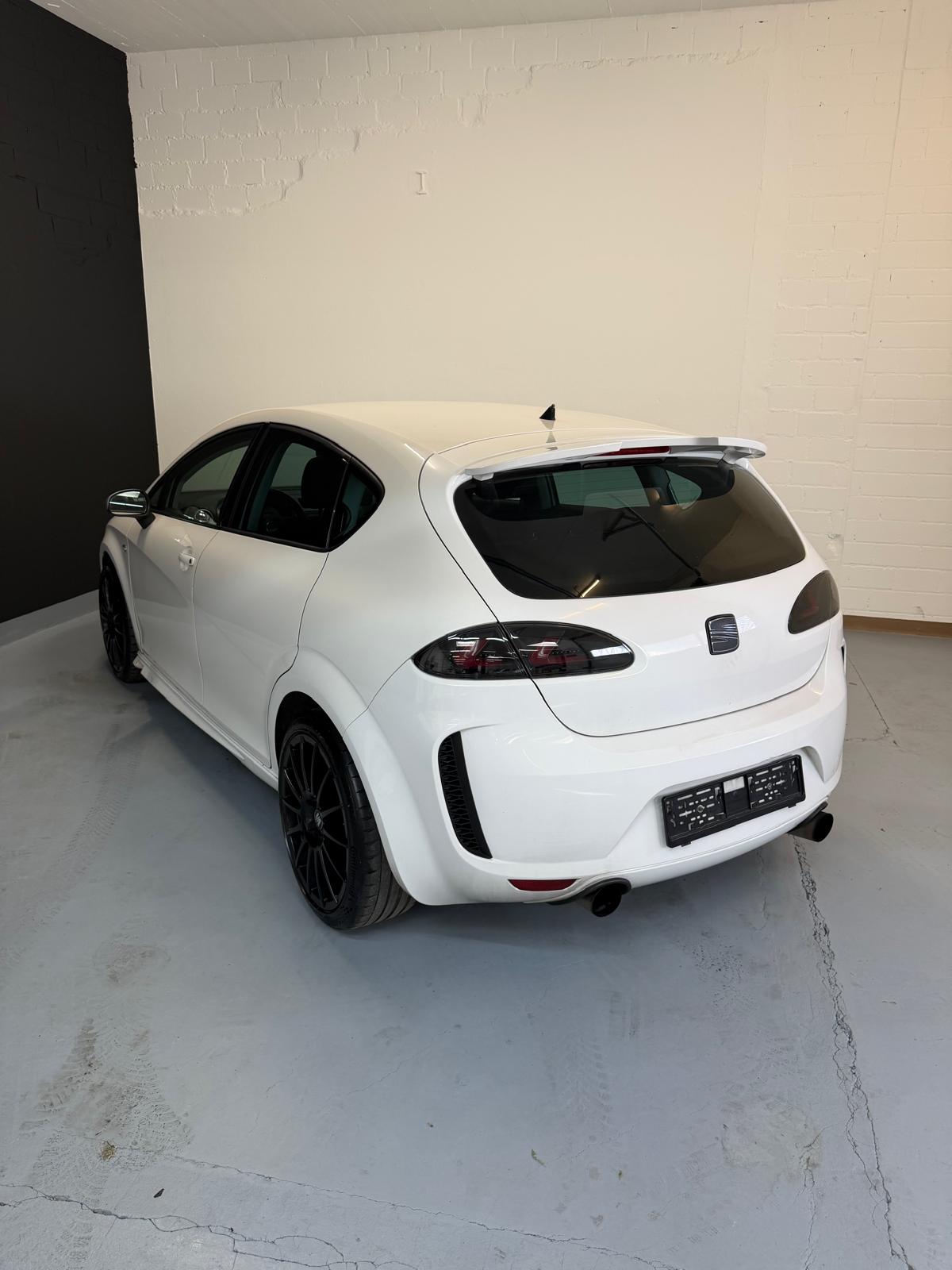 SEAT Leon 2.0 TSI FR CH-Fahrzeug Optisches Tuning-showroom-element-3