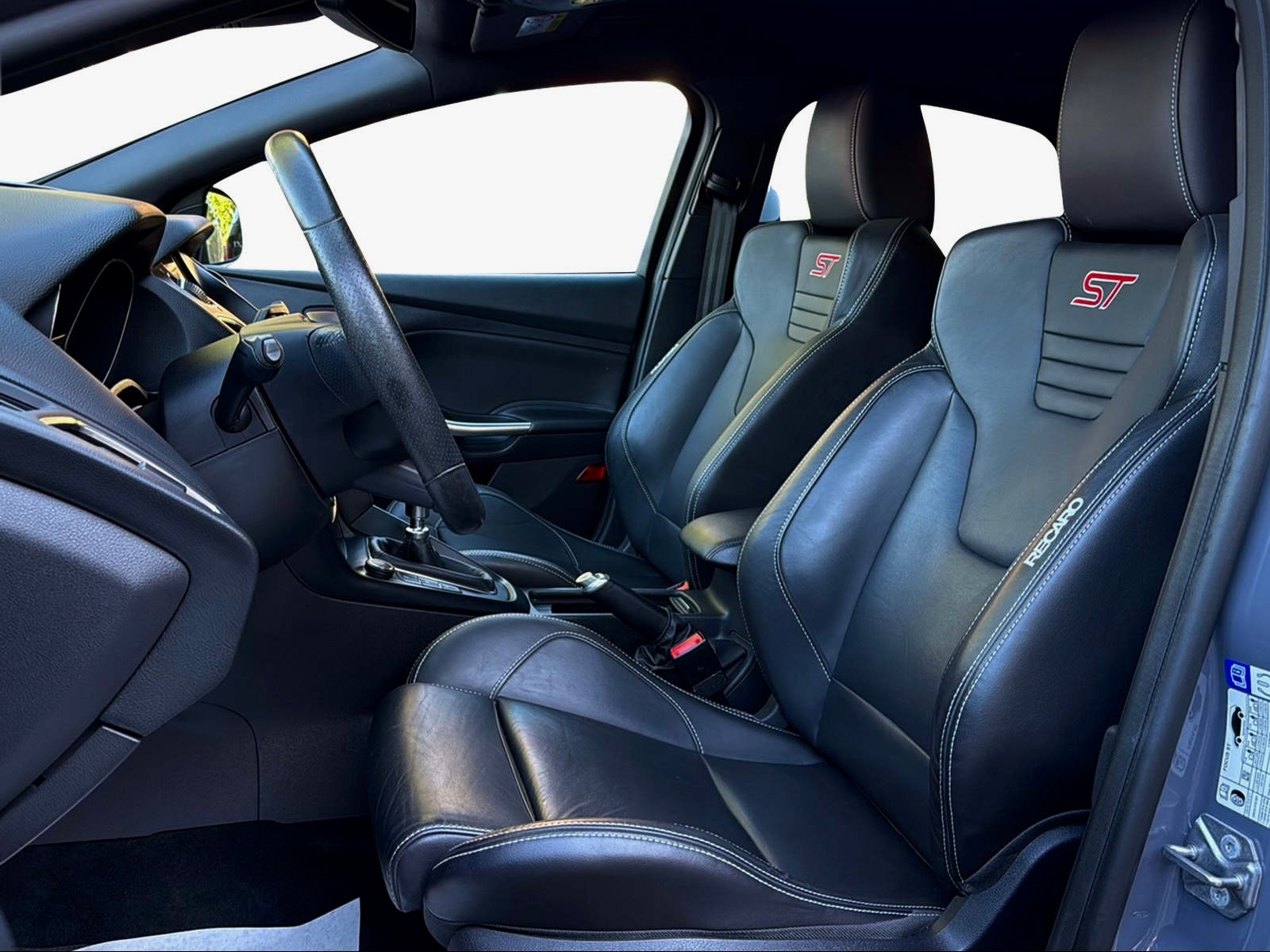 FORD Focus 2.0 TDCi ST3-image-8