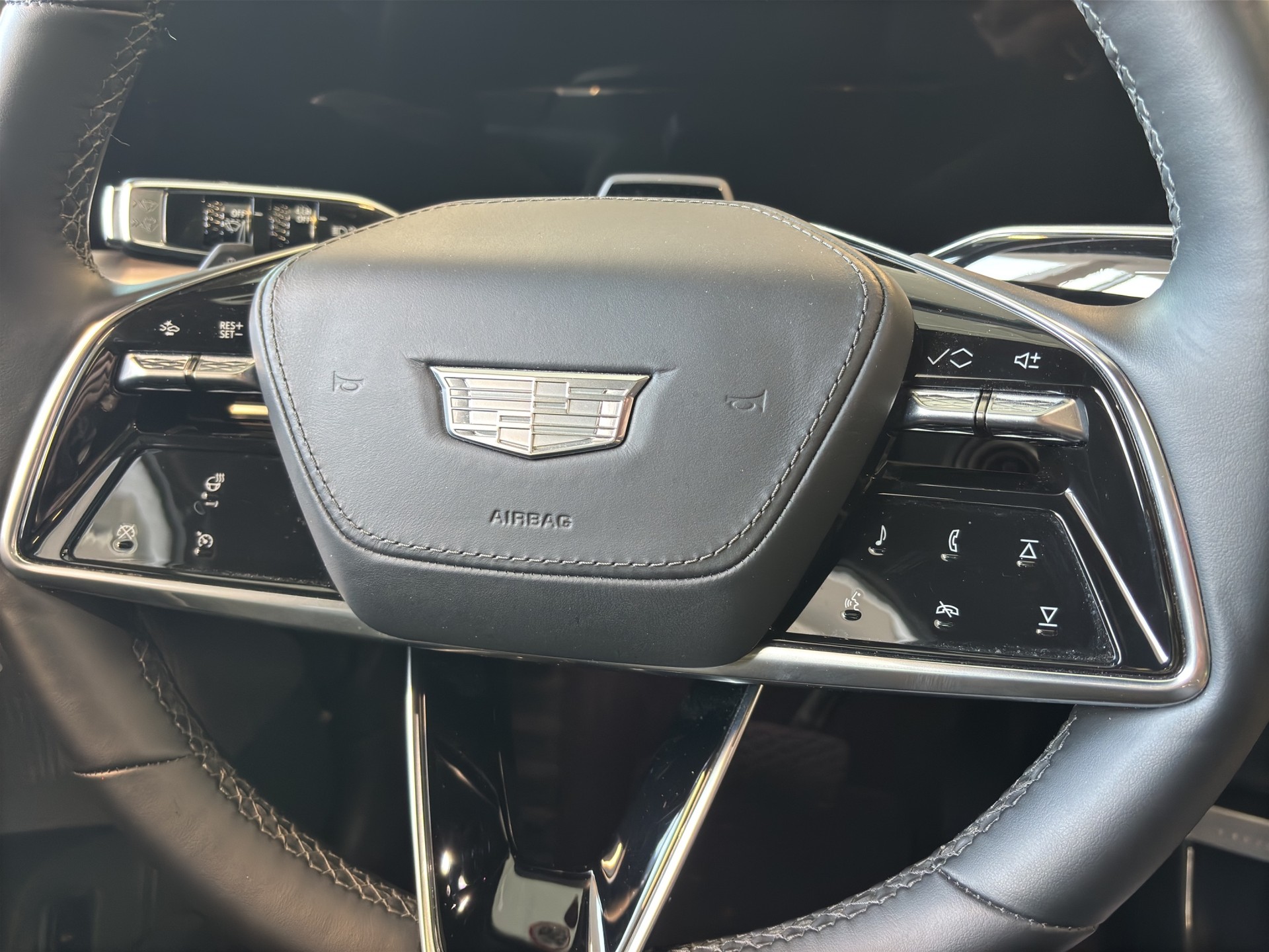 CADILLAC Lyriq Sport 102 kWh AWD-image-7