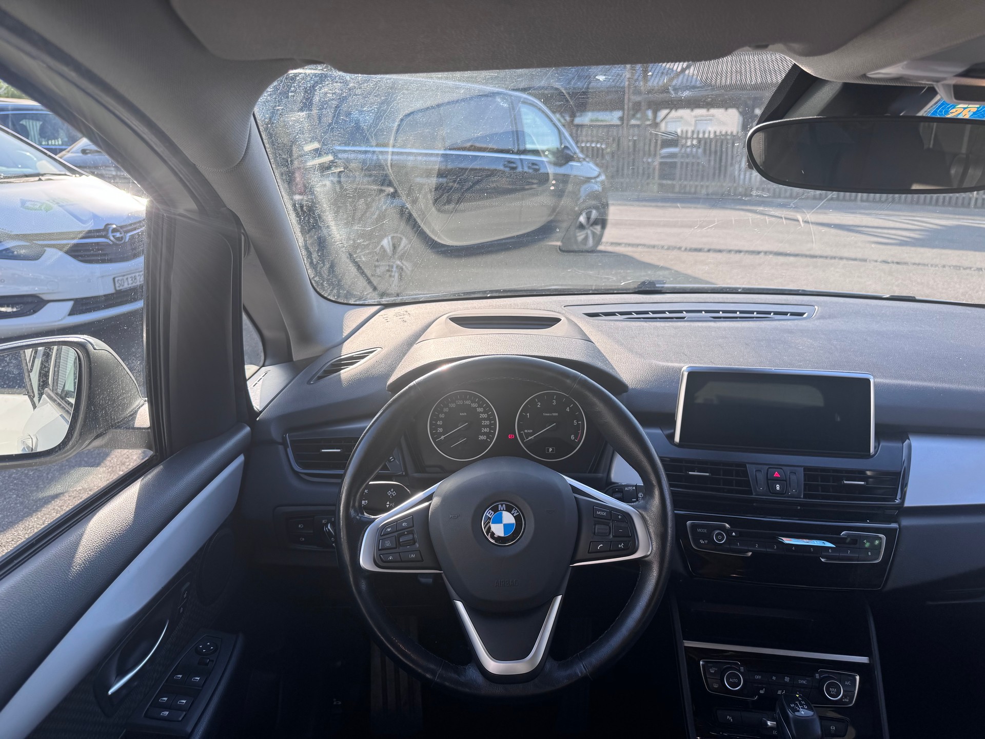 BMW 218d Gran Tourer Steptronic-image-8
