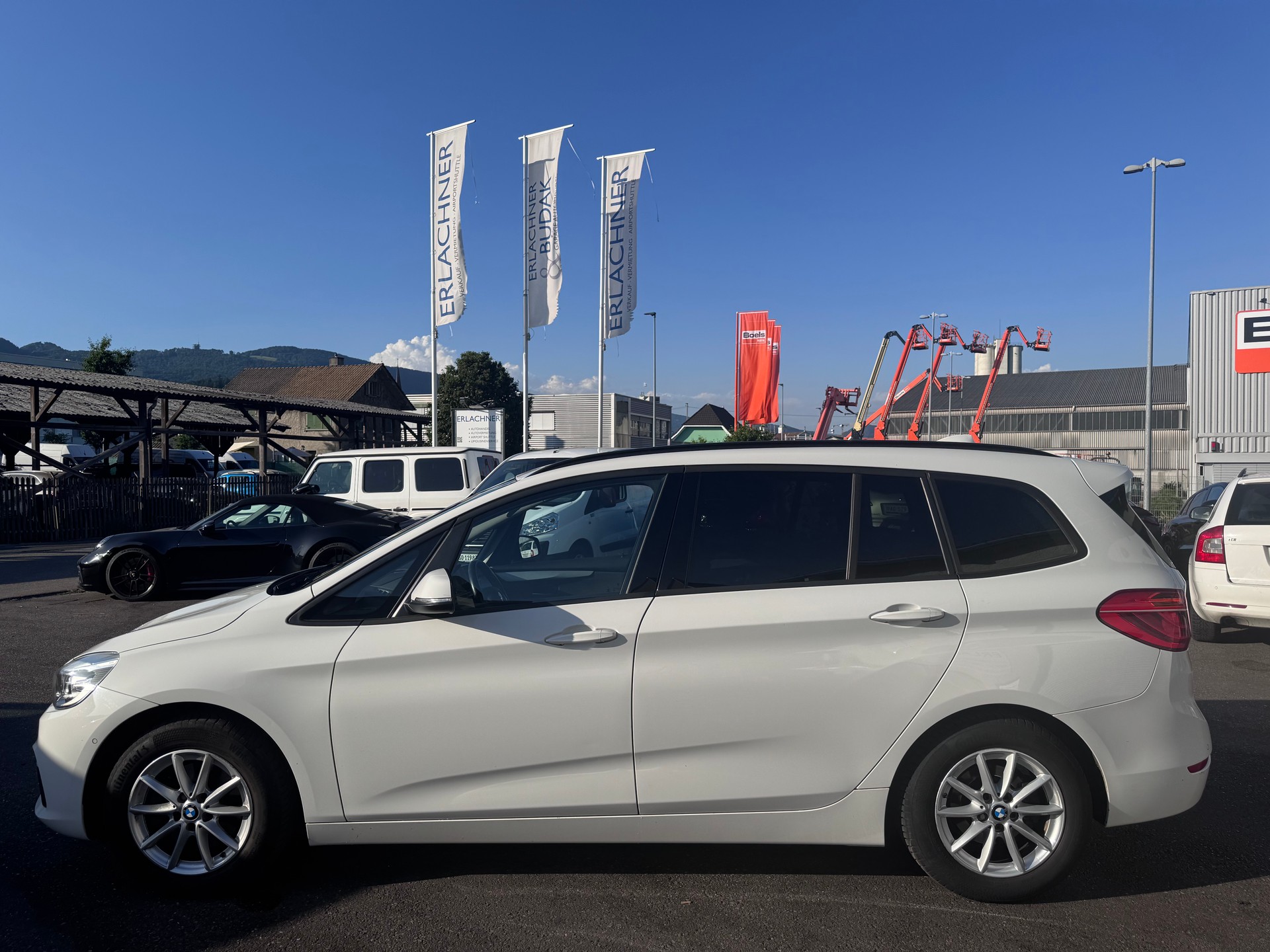 BMW 218d Gran Tourer Steptronic-image-2