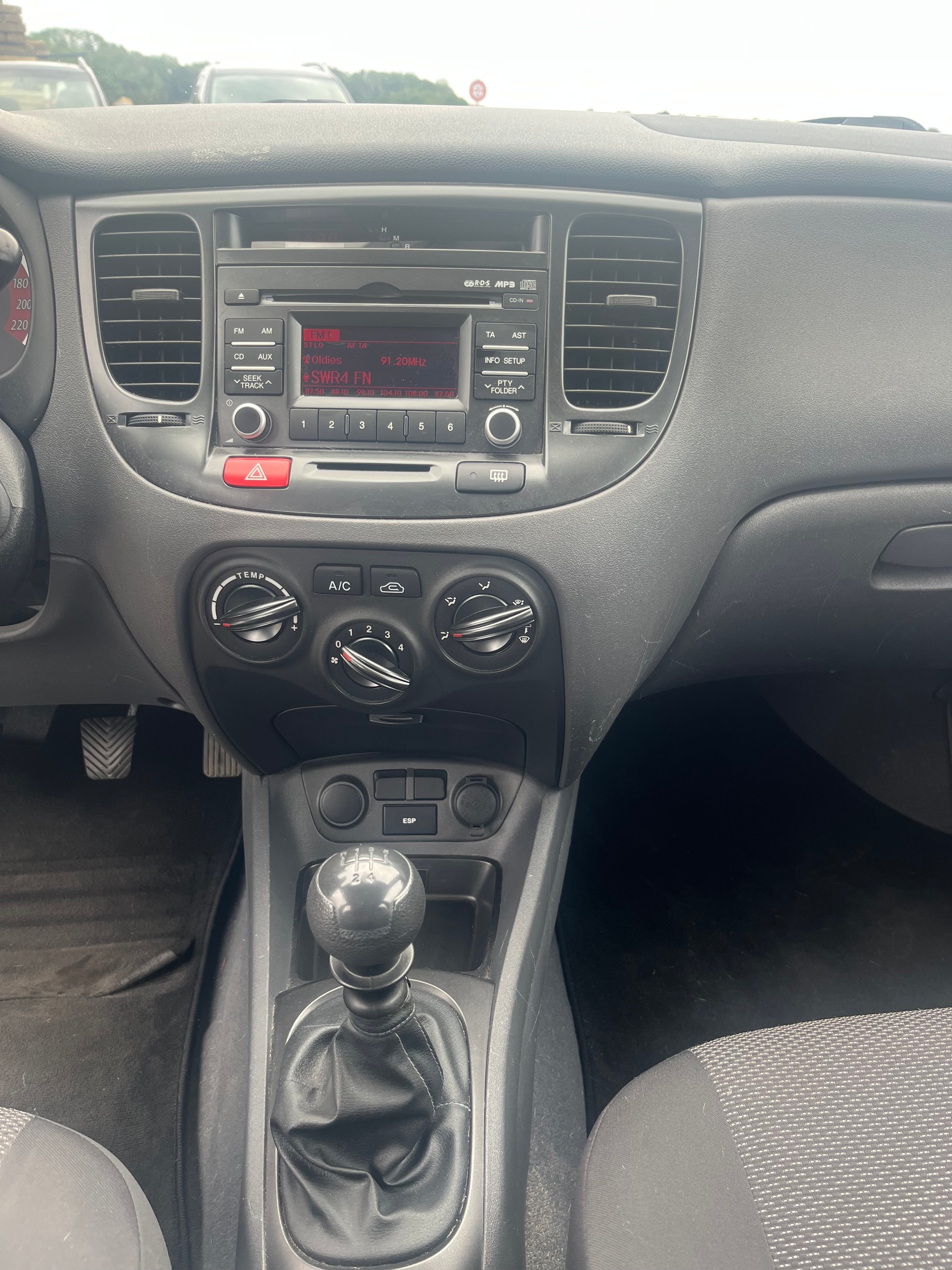 KIA Rio 1.4 16V Trend-image-9
