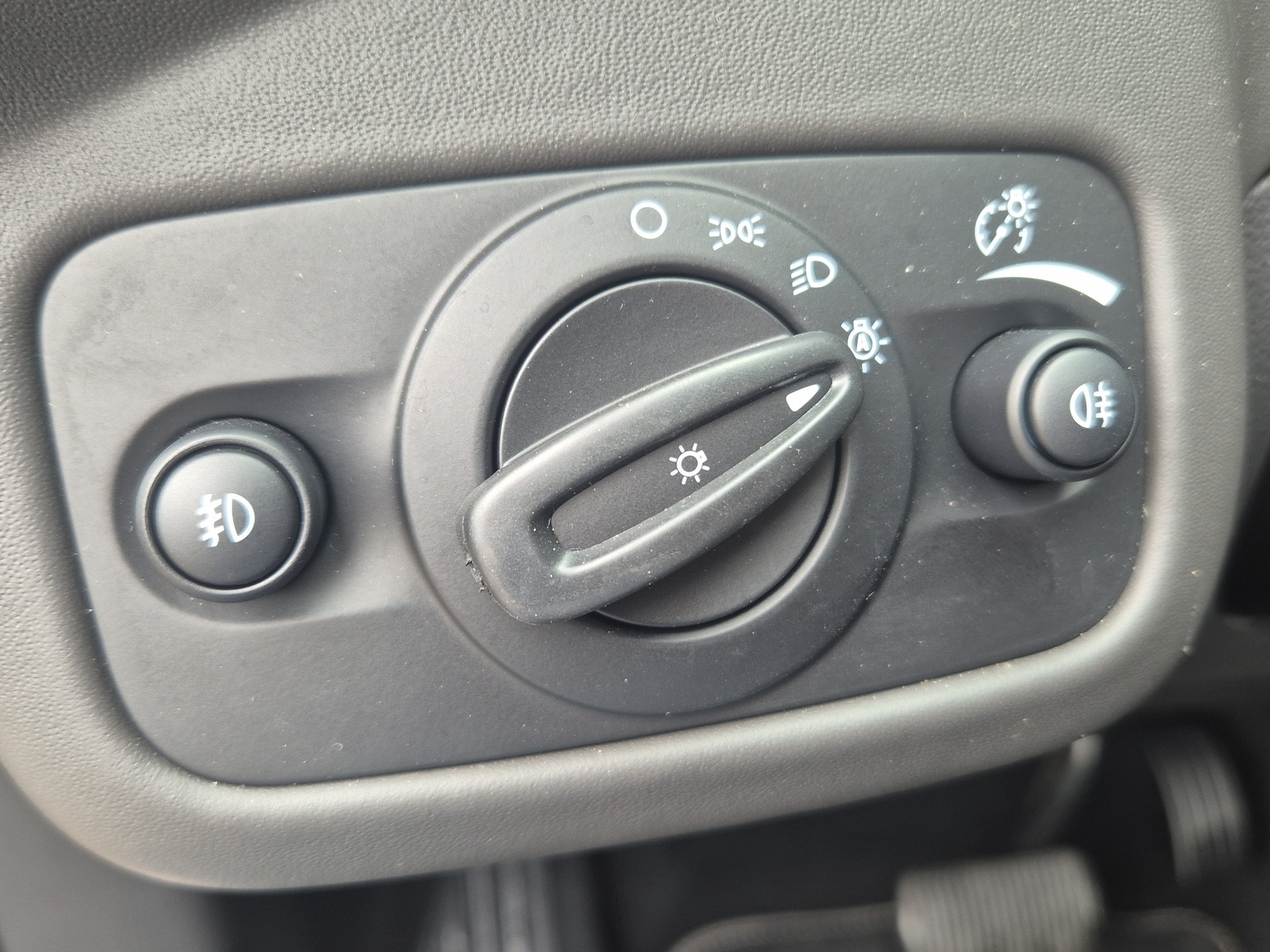 FORD Kuga 2.0 TDCi Vignale 4WD PowerShift-image-18