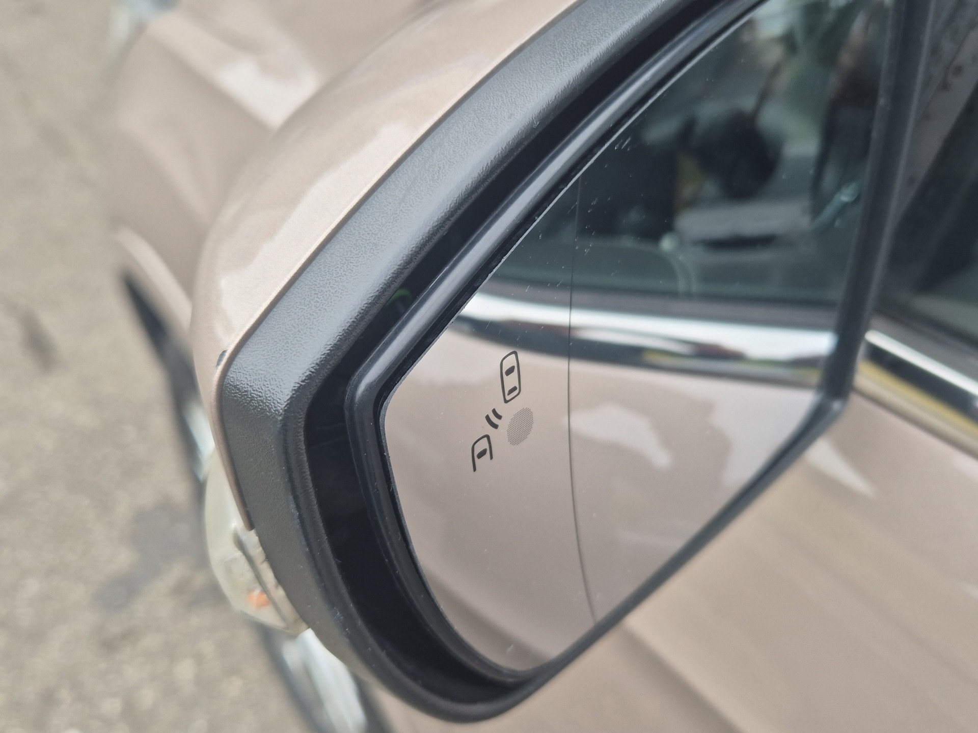 FORD Kuga 2.0 TDCi Vignale 4WD PowerShift-image-5