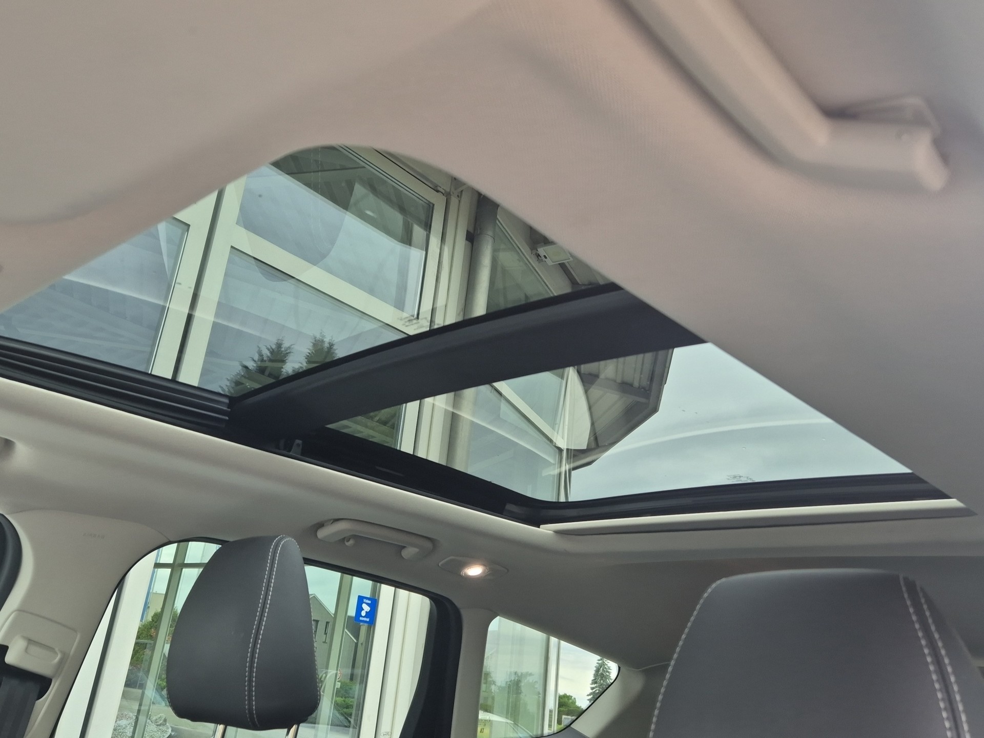FORD Kuga 2.0 TDCi Vignale 4WD PowerShift-image-19