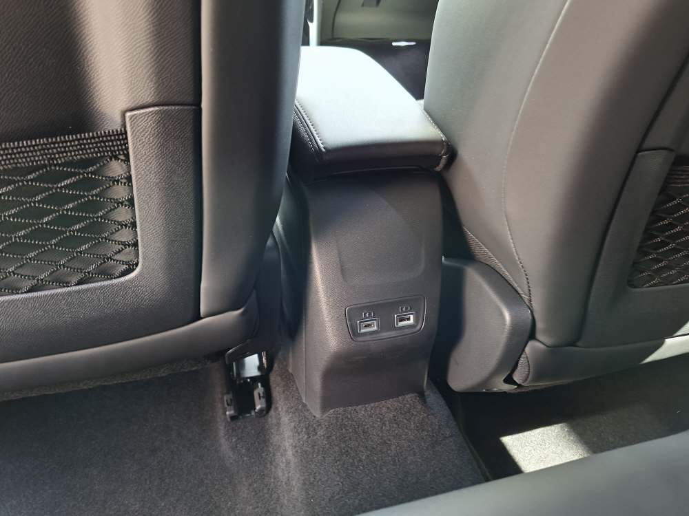 PEUGEOT 208 1.2 Hybrid 145 GT-image-13