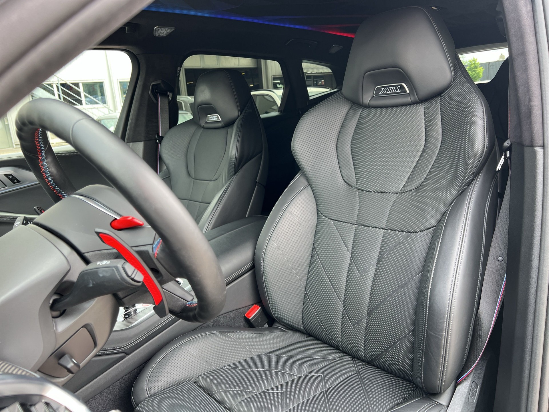 BMW XM xDrive 50e PHEV Steptronic-image-9