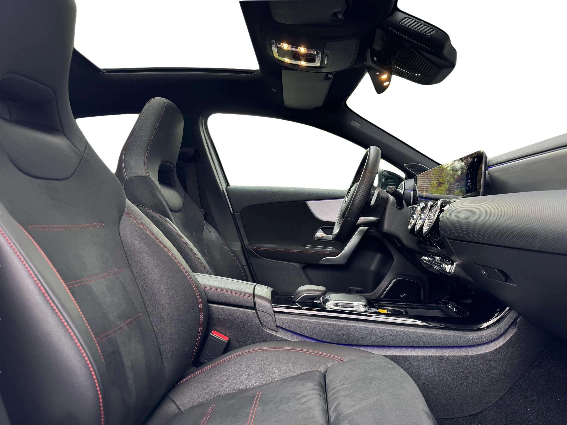 MERCEDES-BENZ A 250 4Matic AMG Line 4Matic 7G-DCT-image-16