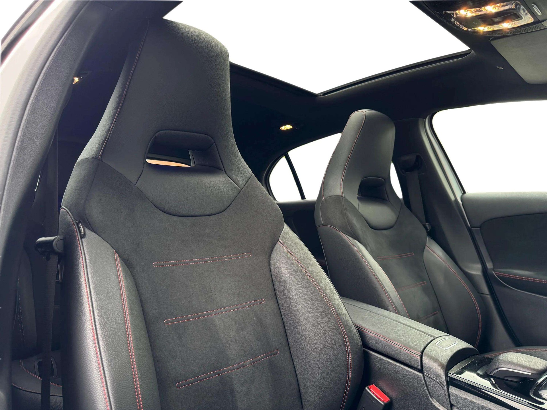 MERCEDES-BENZ A 250 4Matic AMG Line 4Matic 7G-DCT-image-17